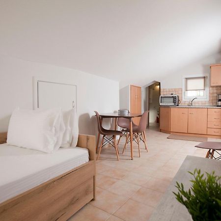 Seven Heaven Premium Suites Thessaloniki Exterior foto