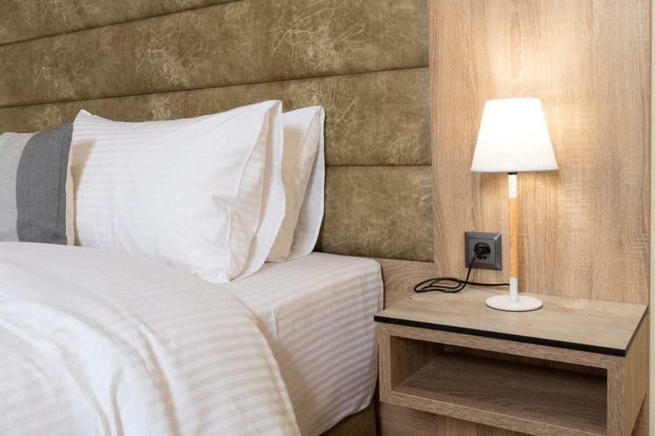 Seven Heaven Premium Suites Thessaloniki Exterior foto